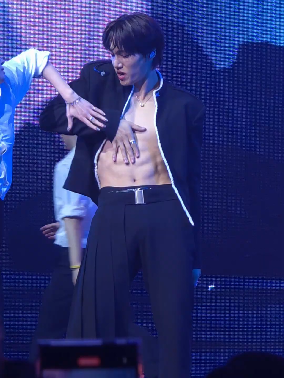 KAI - Wait On Me fancam #kai #kimjongin #jongin #kaifancam #waitonme #kai_waitonme #zkdlin #카이 #김종인 #カイ #kpop #viral #fypシ゚ 