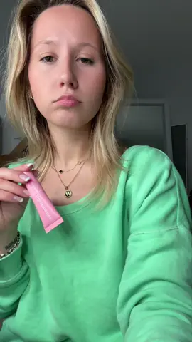 #glossmetics #glossmeticsbeauty #peptide #lipbalm #tintedlipbalm #makeup #cleangirl #tiktok #tiktokshop #beauty 