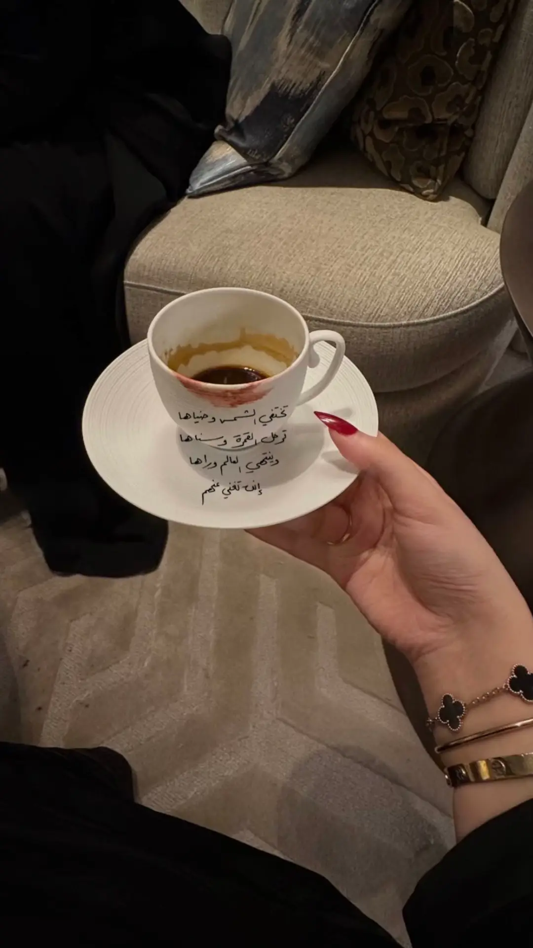 تختفي الشمس وضياها ترحل القمرة وسناها وينتهي العالم وراها انت تغني عنهم#fyp #kuwait 