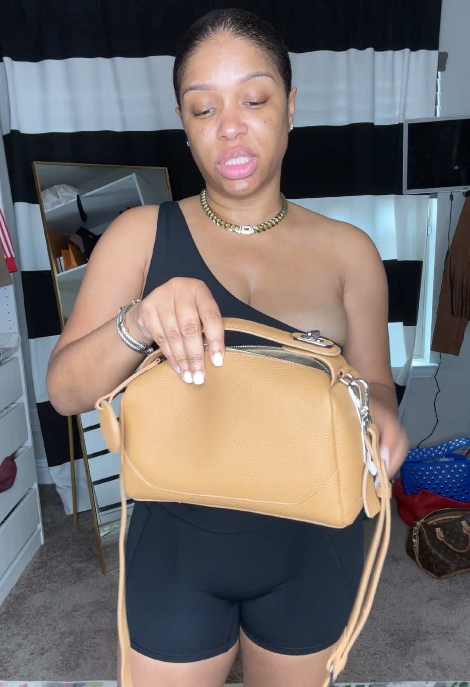 Gorgeous leather handbag. #leatherbag #handbagsoftiktok #tiktokshoprestock #leatherhandbag #leatherhandbags 