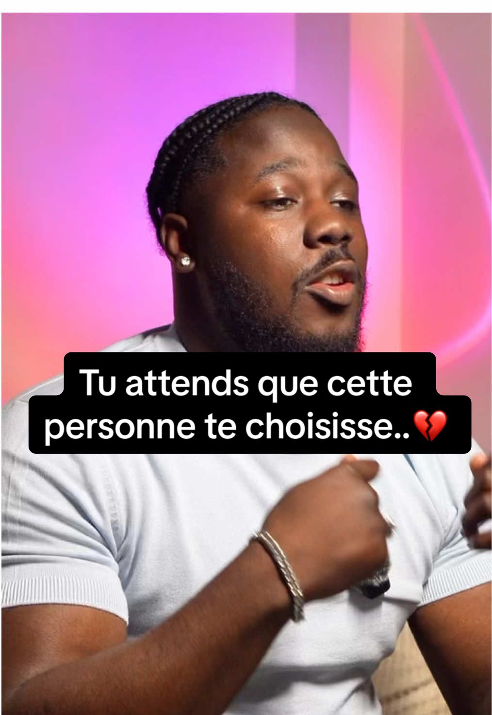 Tu sais... si quelqu’un t’aimait vraiment, tu n’aurais jamais à te demander où tu te situes. Si aujourd’hui tu ressens de la confusion, du doute, de la peur... Ce n’est pas de l’amour. C’est ton cœur qui essaie de se raccrocher à une illusion. Et tu sais quoi ? Tu mérites bien plus qu’un amour flou. Tu mérites une évidence. Si t’as besoin d’aide pour te libérer, RECONSTRUCTION est là pour toi. Écris-moi « RECONSTRUCTION » en DM.. 🫶🏾#relationtoxique #reconstruction #coachmedoums #devperso #greenflags 