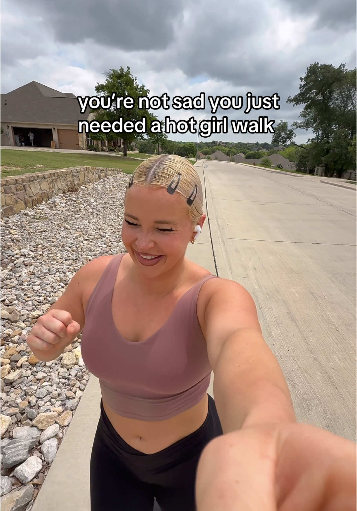 a little walk outside is sometimes all I needed to get my head right 🫶🏻🥹 #hotgirlwalk #mentalhealthmatters #fyp