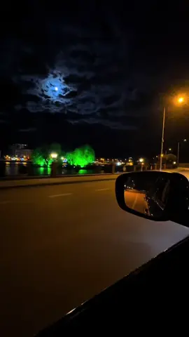 Iyi degilim kötüde değilim sadece derin bir boşluktayım..