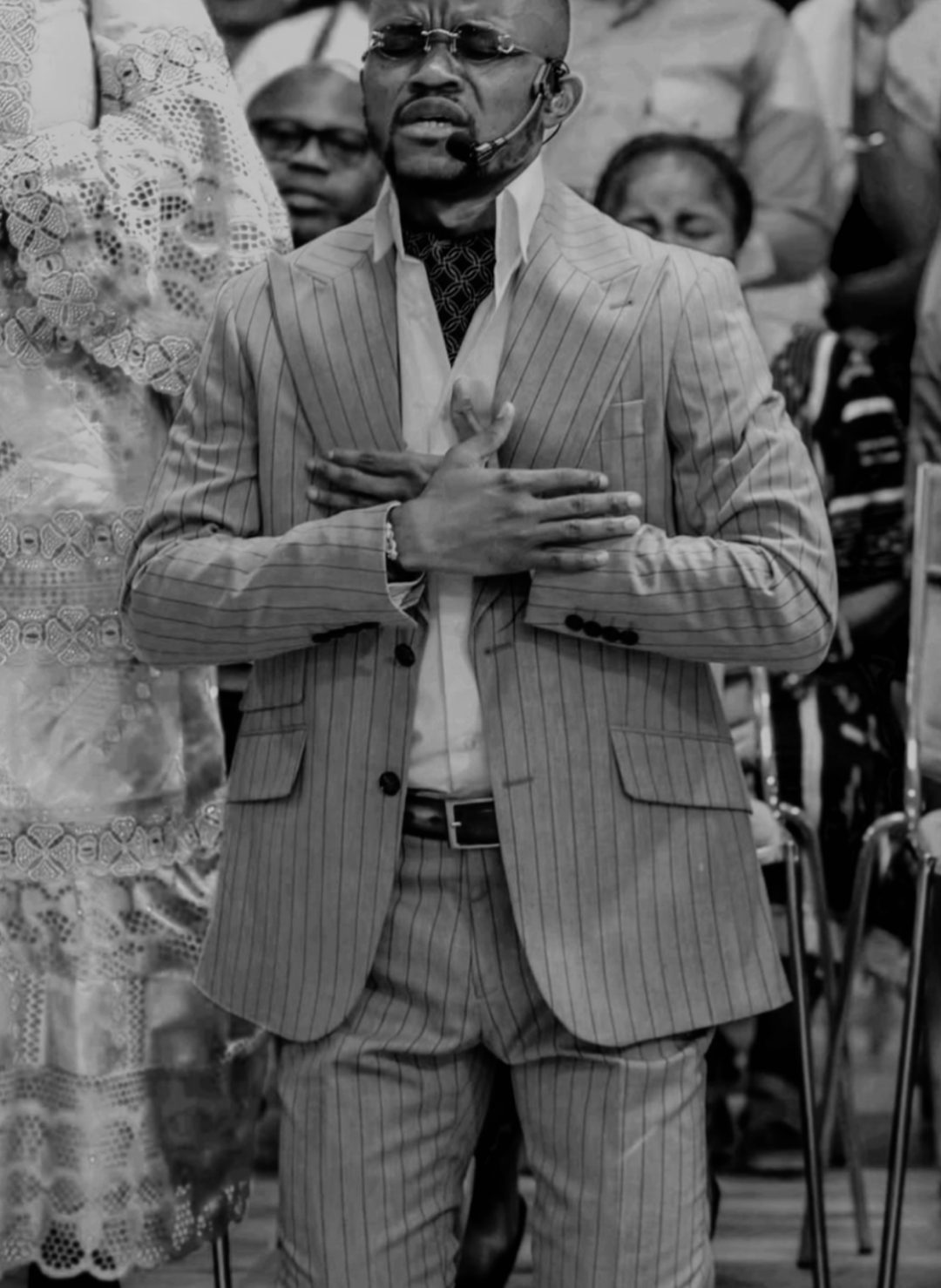 Quand Dieu choisit un homme 👑, les langues se délient 🗣️, les jugements pleuvent ⚖️… Mais ce n’est pas une œuvre humaine — C’est JÉSUS qui fait ça ✝️🔥 parce que c’est DIEU qui l’a choisi 🕊️ ! Tu peux critiquer 🙄, calomnier 🤥, accuser sans preuve 🧠… Mais tu ne peux pas stopper ce que le ciel a validé ✅✨. L’ONCTION ne vient pas des hommes, elle vient de Dieu seul 💥🛐. Ce n’est pas un homme, c’est une mission divine 🚀. Et Dieu combat pour ses serviteurs ⚔️🛡️. Nous sommes avec toi, Daddy ❤️🔥 Gladiateur de l’Évangile, produit de la Grâce 🙏🏾👑  “Ne touchez pas à mes oints, et ne faites pas de mal à mes prophètes.” Psaume 105:15 ✝️📖 @Pasteur Wilfried ZAHUI @GENESE ONLINE TIKTOK(P W.ZAHui @Saint Esprit @JIEG  #wilfriedzahui  #jieg #Genese  #JésusAgit ✝️ #OintDeDieu 👑 #NeTouchezPasÀMesOints ⚠️ #ServiteurDeDieu 🕊️ #GrâceDeDieu 💥 #cotedivoire🇨🇮 #abidjan225🇨🇮 #ftypシ #vira #videoviral 