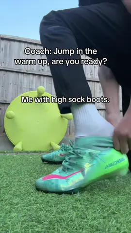 Always struggling to put them on😭 Get ur boots from @KICKS CREW #bixente_s10 #football #footballtiktok 