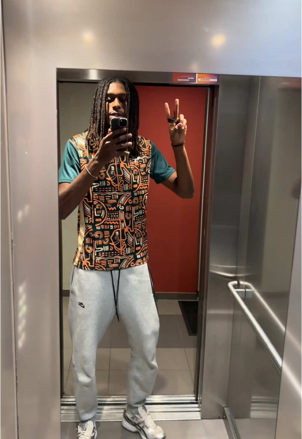 ✌🏾