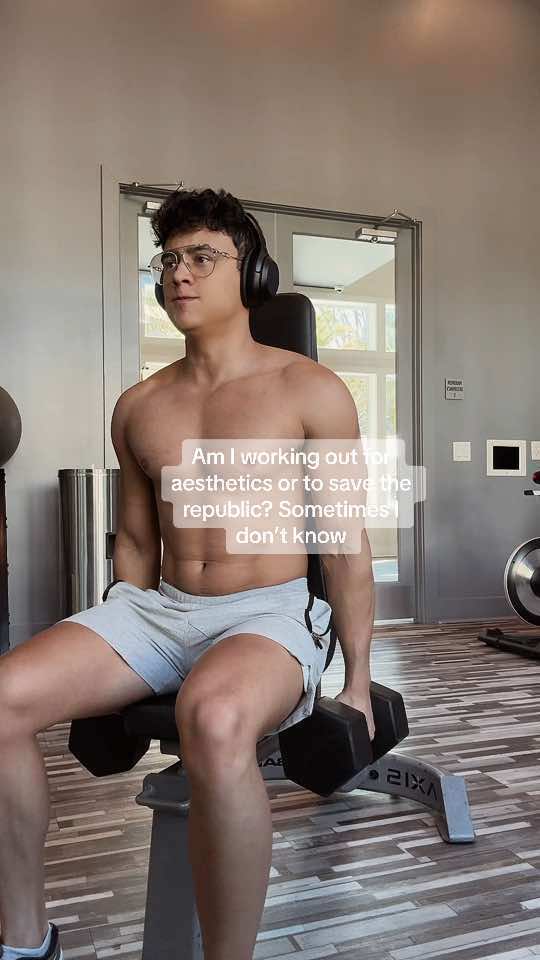 Make your work outs epic by listening to soundtracks. Trust me on this. #workout #motivation