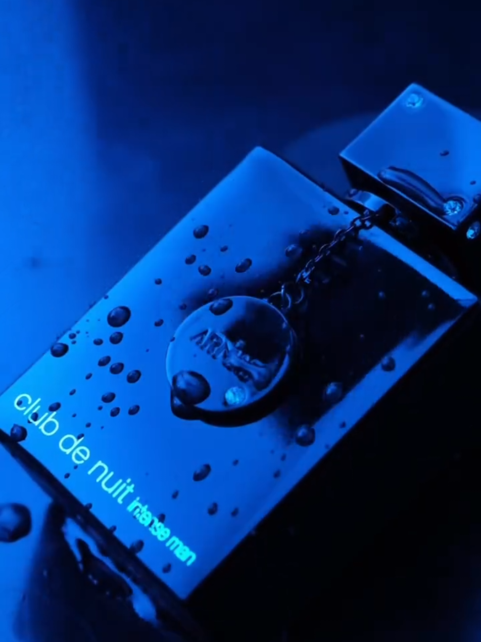 Club de Nuit Intense Man de Armaf é um perfume Amadeirado Especiado Masculino.   As notas de topo são: Limão, Abacaxi, Bergamota, Groselha Preta e Maçã.  As notas de coração são: Vidoeiro, Jasmim e Rosa.  As notas de fundo são: Almíscar, Âmbar Cinzento, Patchouli e Baunilha. #perfumesarabes  #perfumesimportados  #perfumetiktok  #clubdenuit 