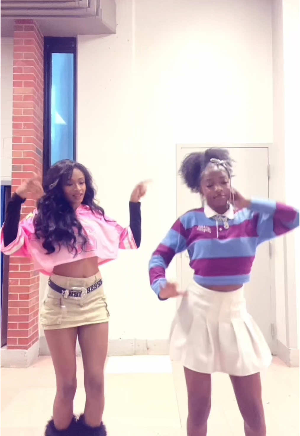 this filter makes me look so chopped bye#fyp #dance #trendingdances #trending #dances2025 #friends #prettygirls #black #blackgirls #pretty 