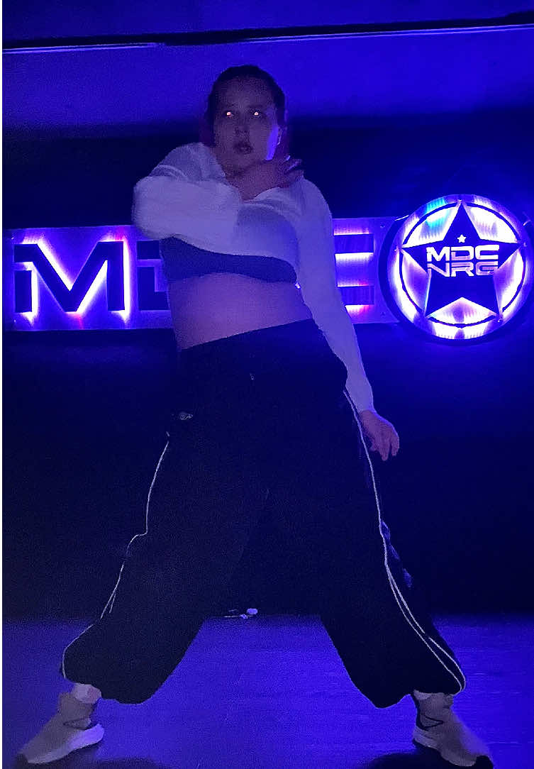 атмосфера у любими @ᴏᴅᴀᴢʜɪᴜ ᴅᴇɴ ❤️‍🩹 Song: @Ваня Дмитриенко 💔 #dance #танцы #danceclass #jazzfunk #dancing #ванядмитриенко #танцор 