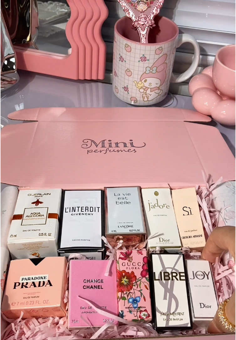 Packing~ #perfumes #perfumetiktok #perfumecollection #parfum #parfumviral #fyp 