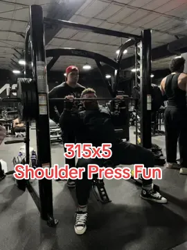Suprised myself still being able to shoulder press 3 plates having not done any barbell shoulder pressing in probley a year. Pleasant Suprise  #bodybuilding #fitnessmotivation #shoulderworkout #shoulderpress 