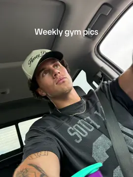 #gym #Fitness #fypage #fitnesstiktok #fyp #GymTok #workout #abs #lift #lifting #pics 