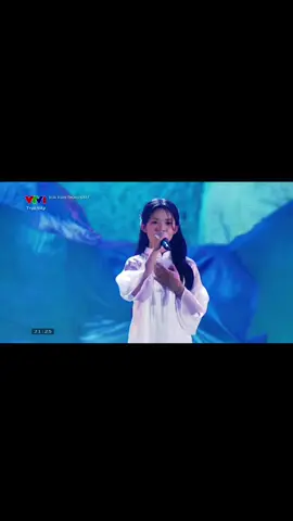 TRỰC TIẾP Chương trình nghệ thuật 'Mùa xuân thống nhất' Khoảng 1.000 diễn viên chuyên nghiệp và không chuyên sẽ tham gia chương trình nghệ thuật đặc biệt chào mừng 50 năm Ngày Giải phóng miền Nam mang tên Mùa xuân thống nhất. Nhân dịp kỷ niệm 50 năm Ngày Giải phóng miền Nam, thống nhất đất nước (30/4/1975 - 30/4/2025), Bộ Văn hóa, Thể thao và Du lịch chủ trì, phối hợp cùng UBND thành phố Hồ Chí Minh và các đơn vị liên quan tổ chức chương trình nghệ thuật đặc biệt mang tên Mùa xuân thống nhất. Chương trình sẽ diễn ra tại Công viên Sáng tạo, phường Thủ Thiêm, thành phố Thủ Đức, thành phố Hồ Chí Minh. Mùa xuân thống nhất không chỉ là sự kiện nghệ thuật mà còn là dịp để khắc họa giá trị lịch sử vĩ đại của Đại thắng mùa Xuân năm 1975, đánh dấu sự kiện giải phóng hoàn toàn miền Nam, thống nhất đất nước. Chương trình thể hiện sự trân trọng đối với những thành tựu to lớn mà đất nước đã đạt được sau 50 năm hòa bình, phát triển, và đặc biệt là trong suốt 40 năm công cuộc đổi mới. Đây cũng là cơ hội để nhìn nhận sâu sắc sự đổi mới của thành phố Hồ Chí Minh nói riêng và cả nước nói chung, từ đó tuyên truyền tình yêu quê hương, niềm tự hào dân tộc, và truyền thống cách mạng dưới sự lãnh đạo của Đảng Cộng sản Việt Nam. #chutichquochoitranthanhman #thutuongphamminhchinh #chutichnuocluongcuong #tongbithutolam #xuhuong #tiktok #vietnamtoiyeu #lichsuvietnam #vtv #vietnam #tintuc #xuhuongtiktok #thoisu #thanhphohochiminh 