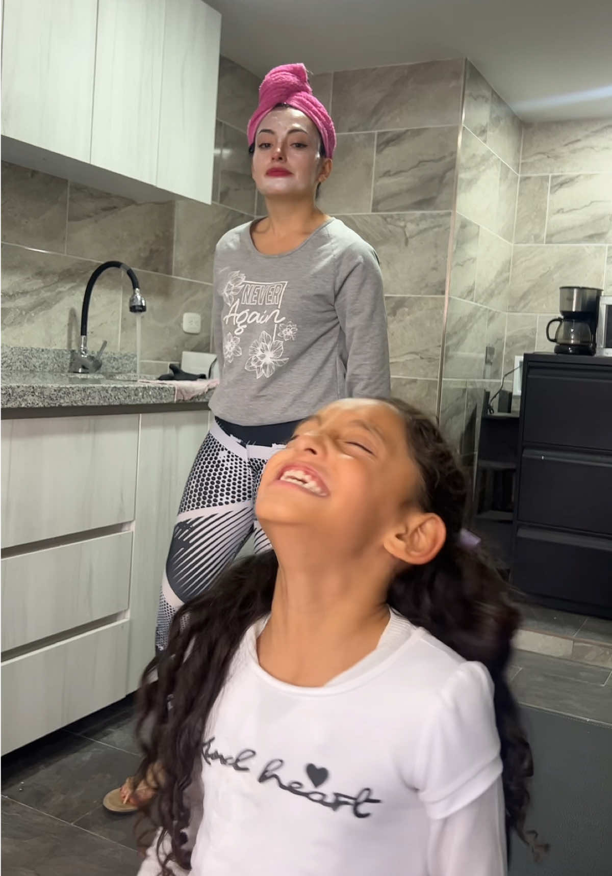 Mi primer tatuaje fue en la espalda #isacrespitos #comedia #jajaja #humor #risa 