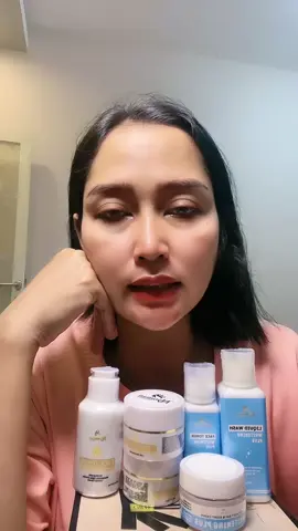 PECINTA PAKET HEMAT BEST SELLER READY YA BESTIE#tiktoklive #livehighlights  #LIVE #TikTokLIVE #nyomanskincare #nyomanskincaresidoarjo #nyomanbeautyskincare #nyomansidoarjo #creamnyoman #fypシ #creamwhitening #fypシ゚viral #pakethemat 