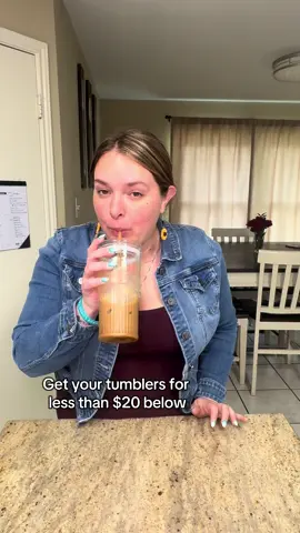 Iced coffee!! #coffeetiktok #coffeetime #makingcoffeeathome #glasstumbler #TikTokShop #tiktokmademebuyit #musthave #coffee #classcups  
