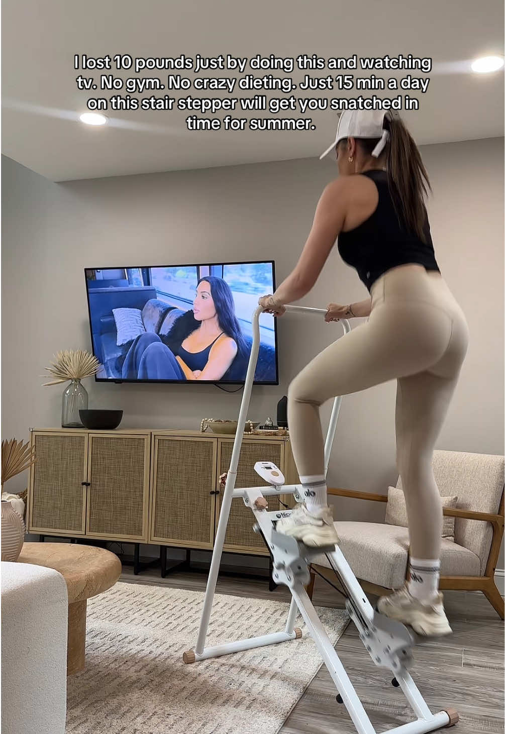 How I lost 10 pounds at home with this compact stair stepper. No gym, no running — just 20 minutes a day while watching Netflix. Perfect for busy moms, beginners, or anyone trying to get fit by summer!   🔥🔥 #tiktokshop #tiktokmademebuyit #stairstepper #summerbody #Fitness #fitnesstok  