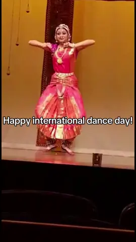 Happy international dance day! I grew up learning Bharatnatyam- a traditional classical dance from south India! My passion for fitness and moving my body starts from dancing! #bharatanatyam #dancers #arangetram #GymTok #smallcontentcreator #southasiantiktok 