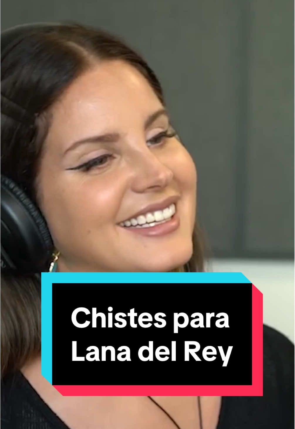 Lana del Rey hace brujería en México con estos chistazos! 😂 #comedia #humor #chistesmalos #chistescortos #lanadelrey  #humorenespañol #risa #recuerdos 