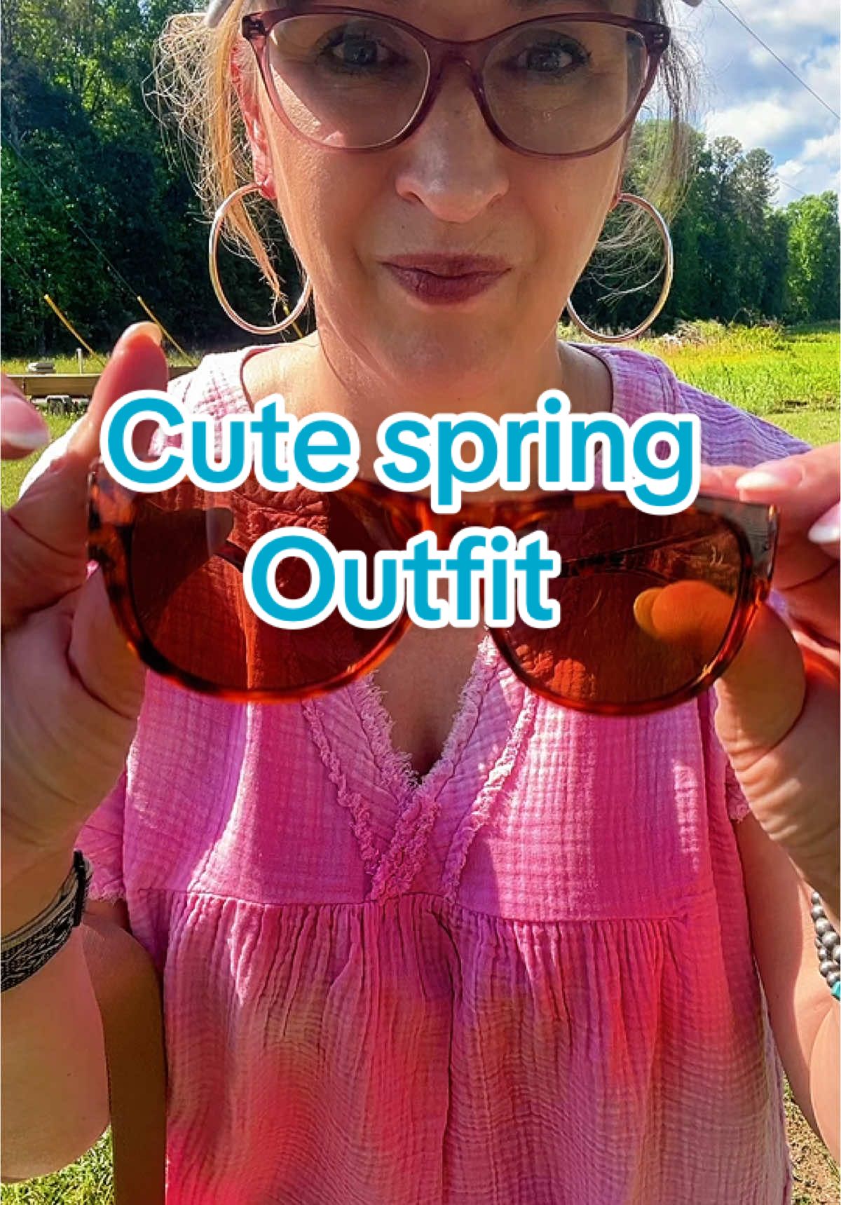 #cuteoutfit #vacayvibes #springlooks #springvibes #summeroutfit #momoutfit #momtok #momover50 #momover40 #pinktok #tiktokshopmothersday 
