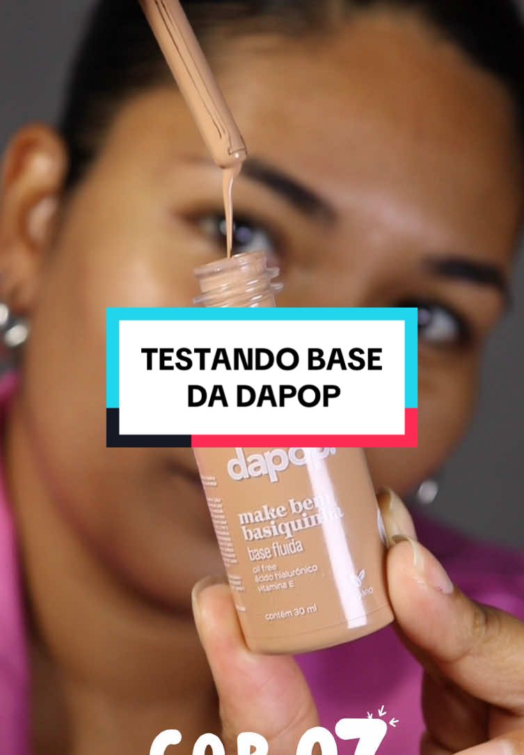 ✨30 DIAS, 30 BASES✨Quem apareceu aqui hoje foi a Bem Basiquinha da @dapopcosmeticos , super pedida por vocês! Amei a base, e espero ver mais cores nessa cartela de tons! .  #base #foundation #dapop #dapopmakeup #resenha #review #resenhadebase