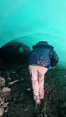 explorando cuevas de hielo y queda en Cusco!! ❄️🏔️✨ . . . . .  #TrekkingCusco #AventuraAndina #RutasDelPerú #Nevadosulluparina #MontañismoPeruano #CuscoNatural #ExploraCusco #TrekkingDeAltura #AndesPeruanos #ViajesConSentido #EspírituMontañero #SuyuparinaChallenge #GlaciarSuyuparina #TrekkingPerú #AventuraAndina #ExploraCusco #MontañismoPeruano #PaisajesAndinos #ViajesConSentido #CuscoNatural #TrekkingDeAltura #AndesPeruanos #PerúSalvaje #NatureLovers #WanderlustPerú #TravelPeru #PeruAdventure #HikingPeru #VisitPeru #SouthAmericaTrekking #LagunasAndinas