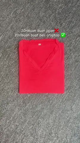 Rekomendasi croptop kerah V