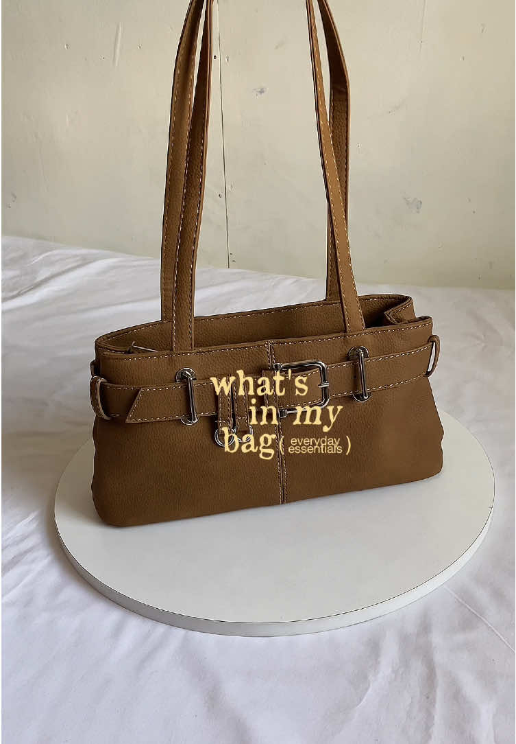 what's in my leacat retro bag ✨ fav bag ko na talaga 'to!! #whatsinmybag #bag #shoulderbag #bagforwomen #leacat 