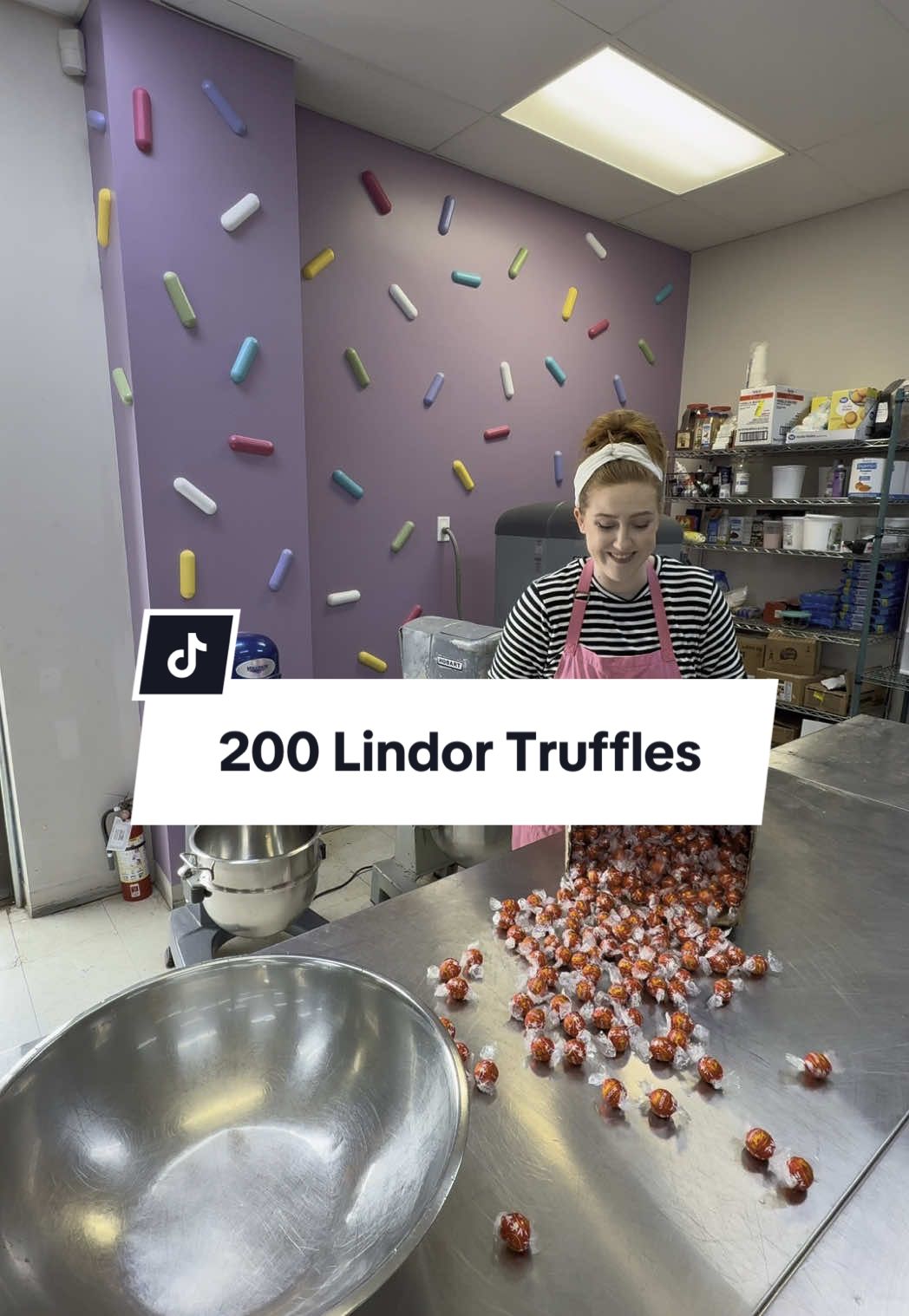 Meet my newest cookie: The Lindor Truffle! Lindor Truffle stuffed giant cookie! What do you think 👀 #bakery #baker #baking #cookies #giantcookies #stuffedcookie #lindor #lindortruffle #truffle #lindtt 