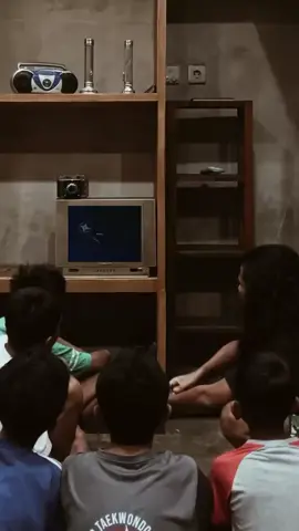 Minggu pagi di bulan Ramadan di tahun 2000an, habis jalan jalan subuh langsung nyalain TV ,nonton kartun sampai jam 12 siang, indahnya masa masa itu😊#menujuramadhan2026 #hitungmundurramadhan2026 #ramadan1447h 