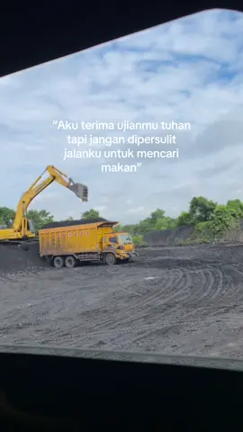 #fypシ #fyp #u4 #drivermuda😎 #kulitambangbatubara #supirkalimantan #cangkalbegawi #ulanmanyarah #katakatabanjar #fouryoupage #masukberanda #drivermudapunyacerita #km71talentabumi #hino500 #storytambang 