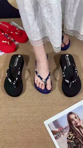 #flipflops#pinoyslippers#fashiontiktok#TikTokPromote#shopeefinds#trendingkoreansandals#koreansandals#trendingkoreansandals#summerslippers#comfortable#beachslipper#slippersforwomen2025#slippersforgirl#slipperswomen#sandalsforwomen2025#sandalswomen#thickslippers#wedgesandals 
