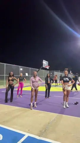 that foxyyyy $hit🦊✌🏽 x Motionnn with my sistersss DC: @jasmyncharese @alisa #fypシ゚viral 