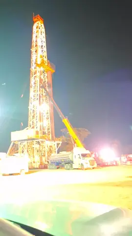 #torredeperforacion  Su principal función es perforar rocas y suelo para diversos fines, como la extracción de petróleo y gas, la construcción, la geotecnia, entre otros.  #Rig #Pemex