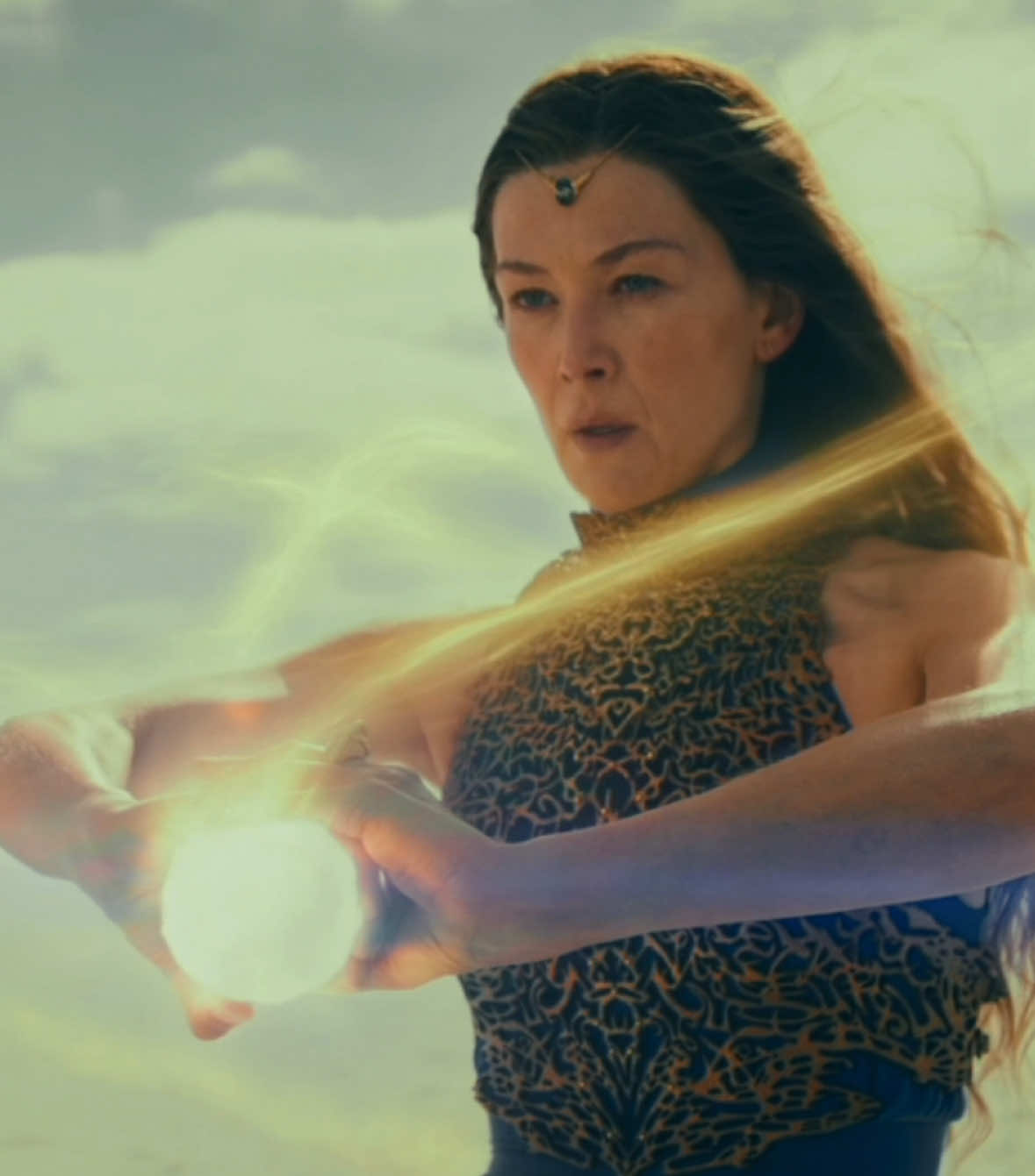 the one power in season 3 of #TheWheeloftime #wot #wheeloftime #wheeloftimeedit #aessedai #thewheeloftimeedit #prime #edits #fyp #foryou #rosamundpike #edit #moirainesedai 