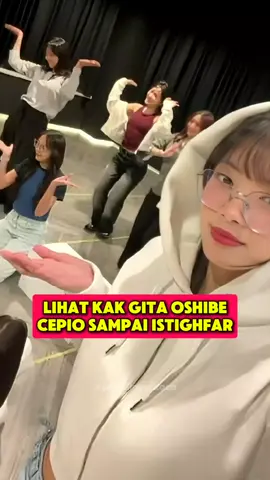 FIONY: KAK GITA OSHIBE GUYS‼️ ASTAGHFIRULLAH‼️😂 Source: IDN Live Fiony JKT48  #jkt48 #jkt48newera #fionyjkt48 #gitajkt48 #idnlivejkt48 
