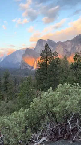 📍Sunset at Tunnel View #yosemitenationalpark#yosemitefalls#fypシ#traveltiktok #fy#sunset#peaceful#tunnelview#explore#explorepage#california#foryoupage#tiktok#trend#tik#beautiful#nature#Outdoors#paratiiiiiiiiiiiiiiiiiiiiiiiiiiiiiii#parati#tunnelview#sunset