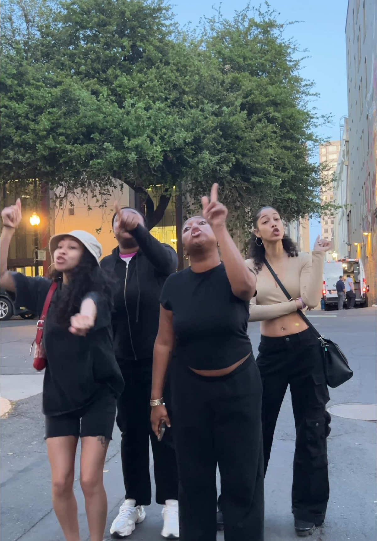 They caught me Slippin 😂 #fyp #foryoupage #xyzbca @Theofficialjaelashae @Dejahlovemusic 