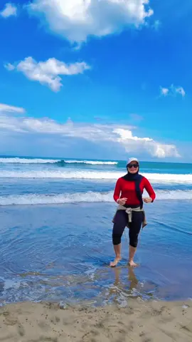 aerobic di pantai seminyak #pantaiseminyak  #fyp  #bali 