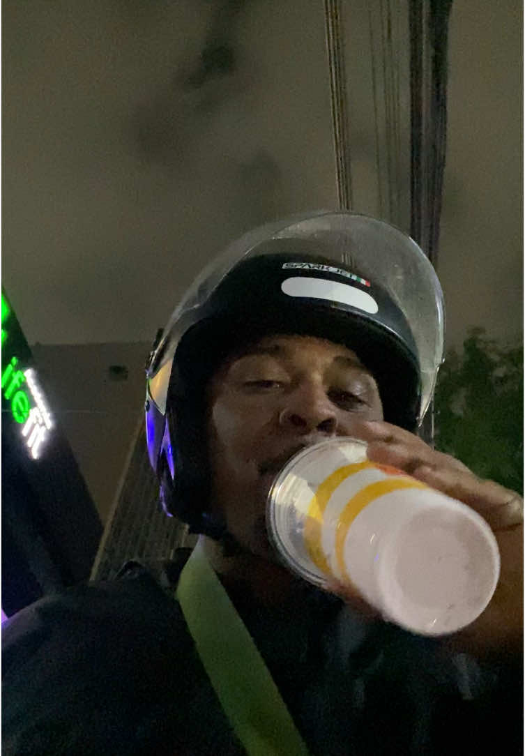 Eu mandei você descer haha Calma Dona 🤣#foryoupage #hashtag #motoboy #fyp #ifood #@MC Davi 