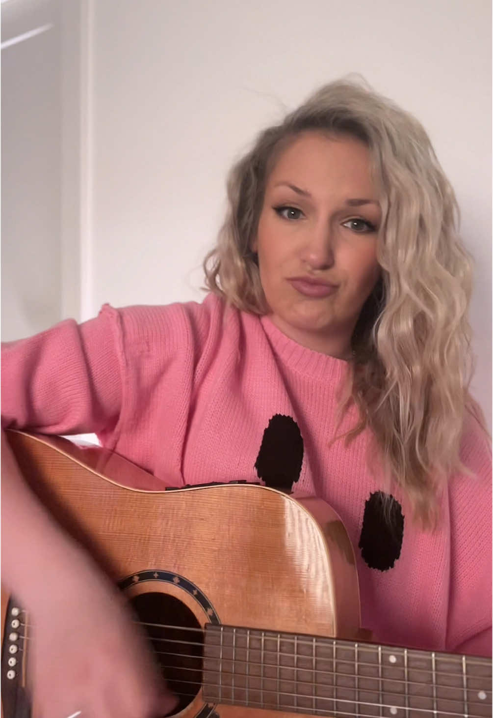Reasons I hate Chappell Roan in country #chappellroan #thegiver #singing #countrymusic #pinkponyclub #acoustic 