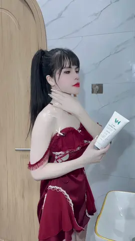 Từ ngày dùng cao trắng da u40 Giờ đi đâu ai cũng khen như gái mới lớn luôn nek mí bà #caotrangdavh #nhiều_tim🌼 #xuhuongtiktok 