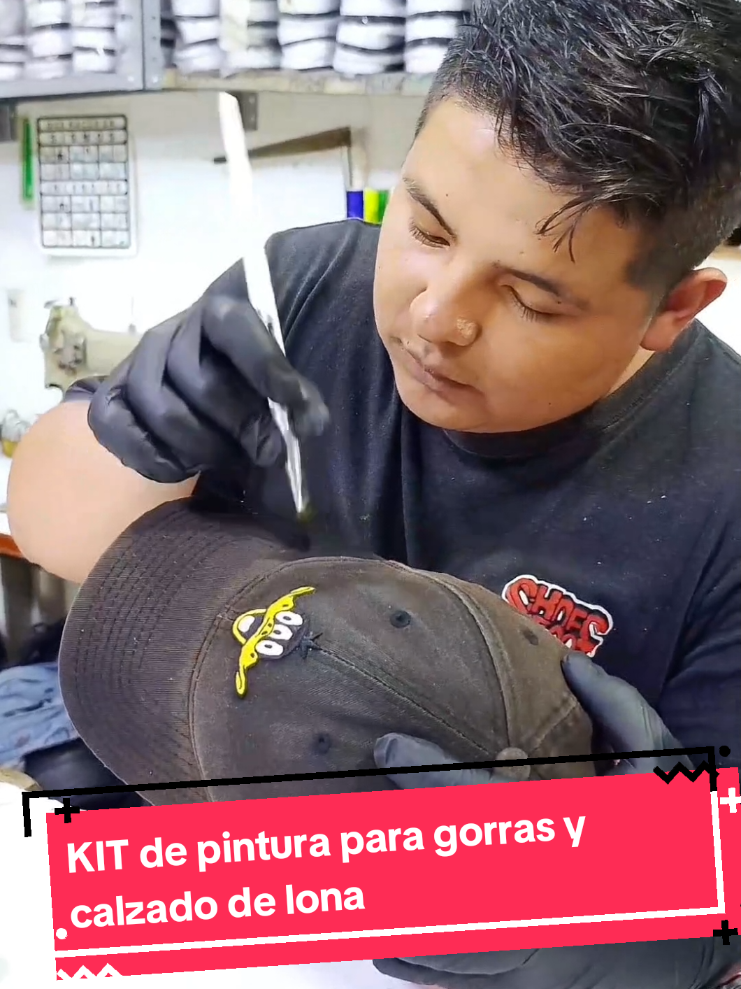 KIT de pintura para GORRAS y calzado de LONA disponible en color negro o azul marino 😎✨💯 #shoesfootexpress #reparadoradecalzadocarol #reparadoracarol #gorra #pintargorra #pinturaparagorra #pinturaparalona #pintarlona #pintartextil #gorranueva #cap #gorranegra 