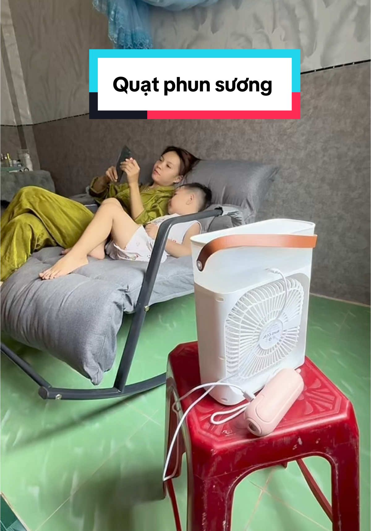 Mùa hè có con quạt này còn gì sung sướng bằng #mebimsua #mebimreview #quatphunsuong #quatphunsuonghoinuoc #quatphunsuongmini 