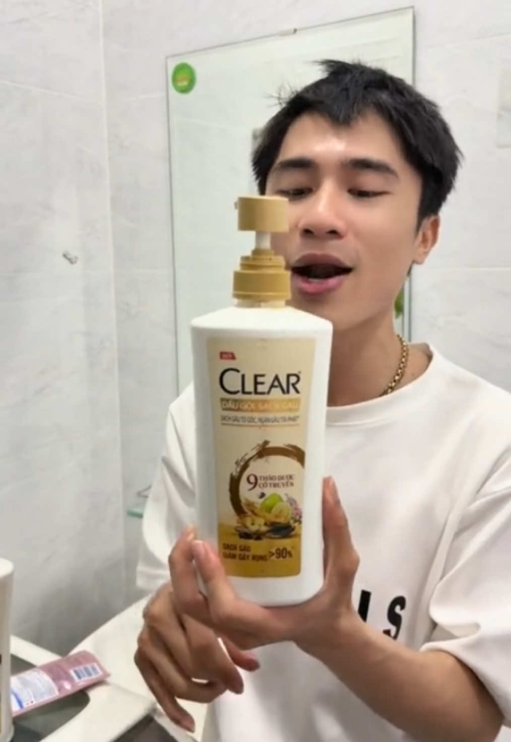 Dầu gội clear thảo dược 