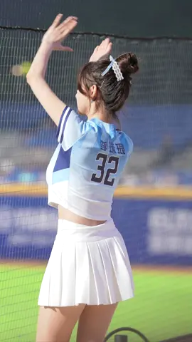李珠珢的身材非常暴力 #이주은#李珠珢#LeeJuEun#kpop#fubonangels#富邦悍將#新莊城堡#新莊棒球場