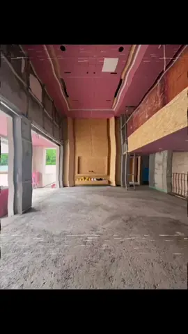 This is the cleanest construction site I have ever seen Although the carpentry has only been completed, it already creates the impression of a mansion. Today is another day to check-in at the construction site. The hard trim is expected to be completed by the end of the year, the software trim is also being completed. I will share with you later. PS: Today the landscape is being raised and trees planted. #check in at home decoration construction site #interior design #villa design #luxury home design #interior decoration construction site real photos