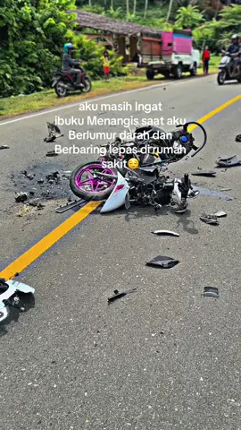 #putus cinta itu Soal biasa##Tapiliat kereta ta Terbaring di aspal itu sakit banget☺️☺️