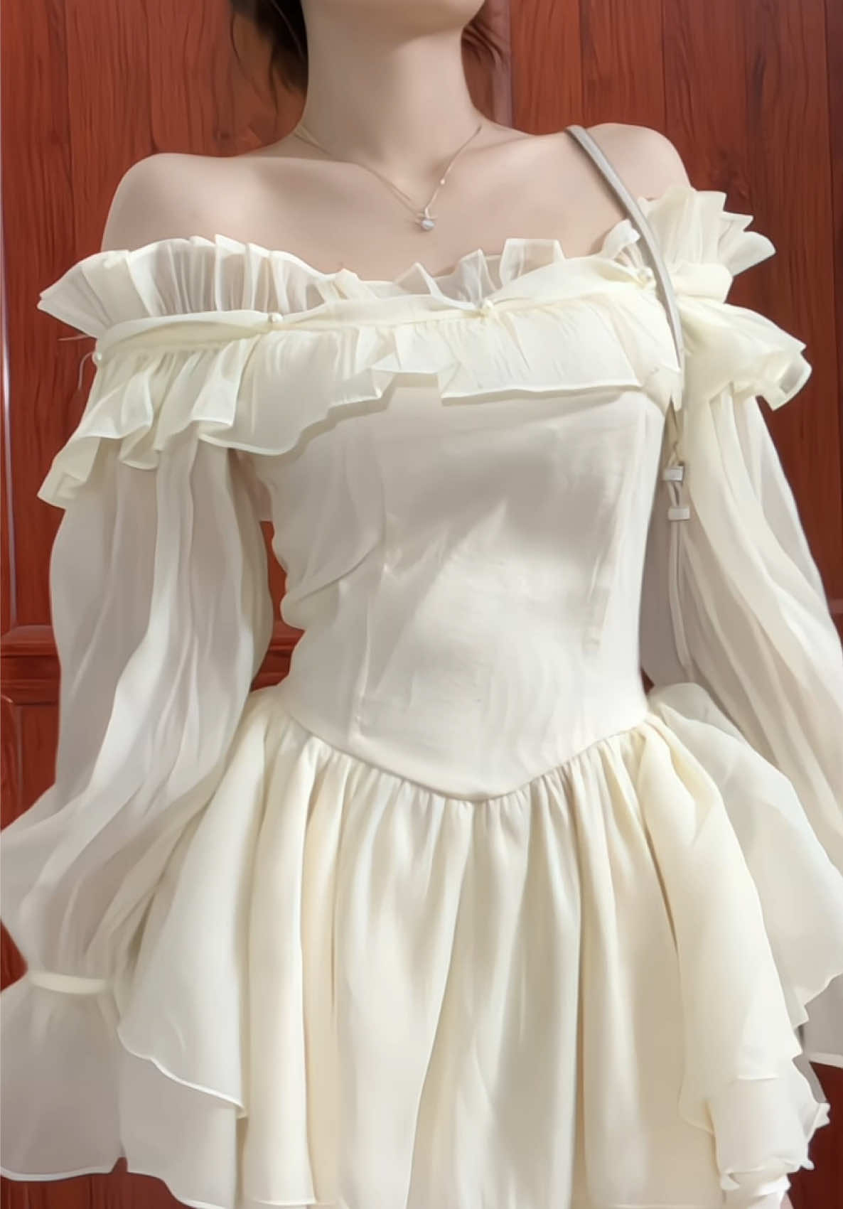 Váy trễ vai bồng xoè siêu xinh cho nàng đây#outfit #xuhuong 